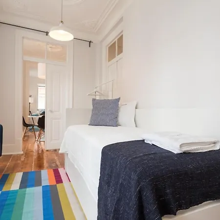 Appartement Sunlit Two-bedroom Retreat In