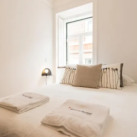 Appartement Sunlit Two-bedroom Retreat In *