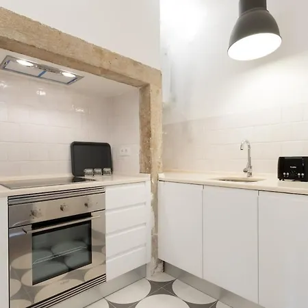 Appartement Sunlit Two-bedroom Retreat In *
